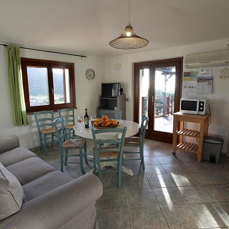 Ferienwohnung Casa Nel Vigneto Con Vista Mare Magomadas Exterior foto
