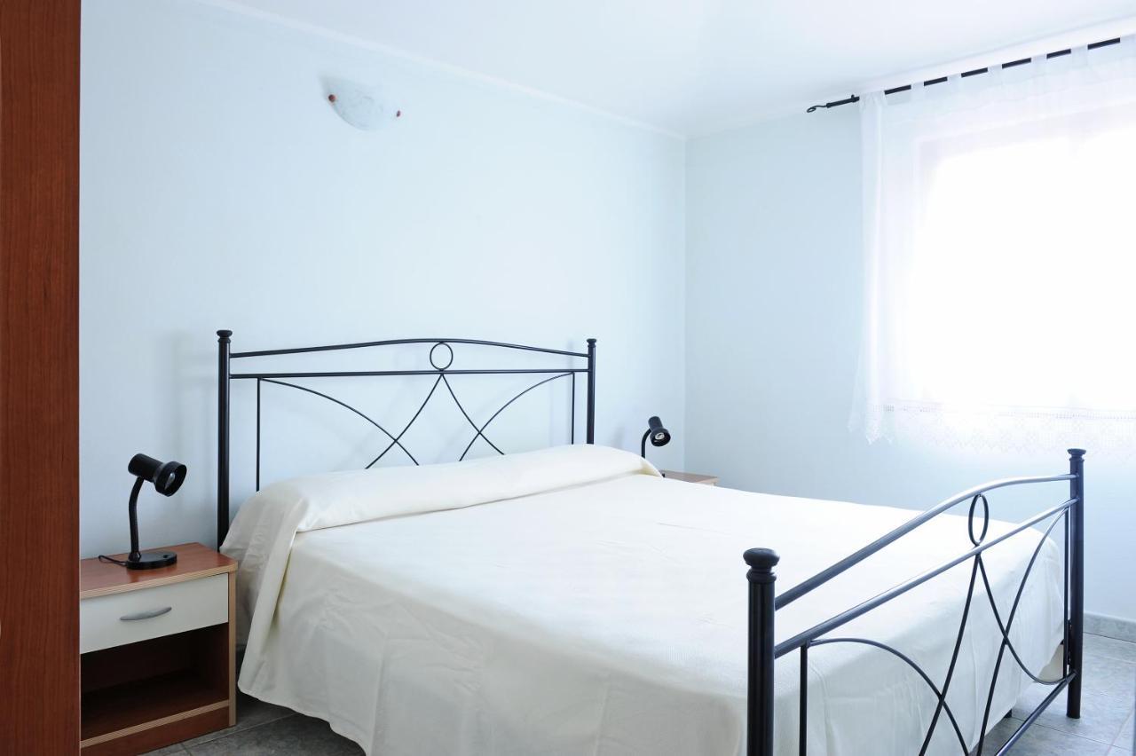 Ferienwohnung Casa Nel Vigneto Con Vista Mare Magomadas Exterior foto